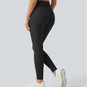 Halara High-Waisted Black Leggings with butt scrunch ⅞ length